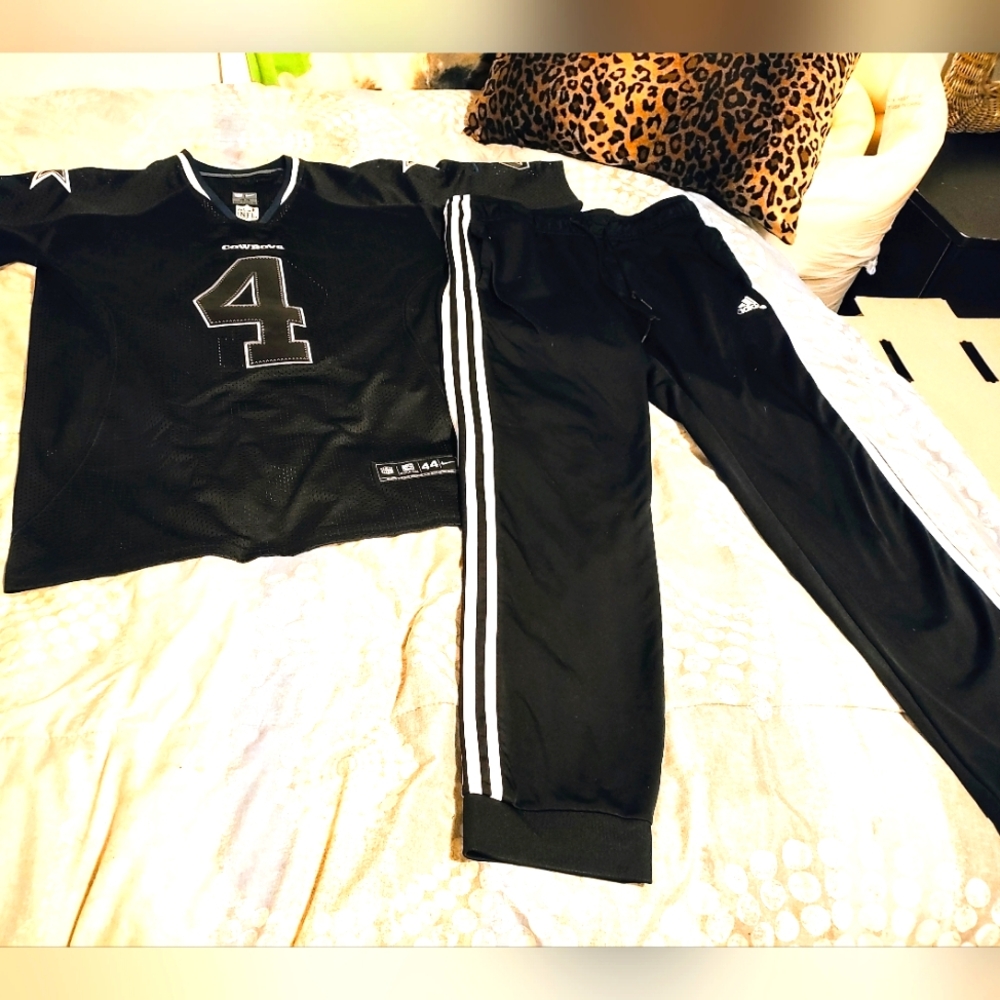 Dallas cowboys dak Prescott black jersey with Adidas men's black joggers(large)